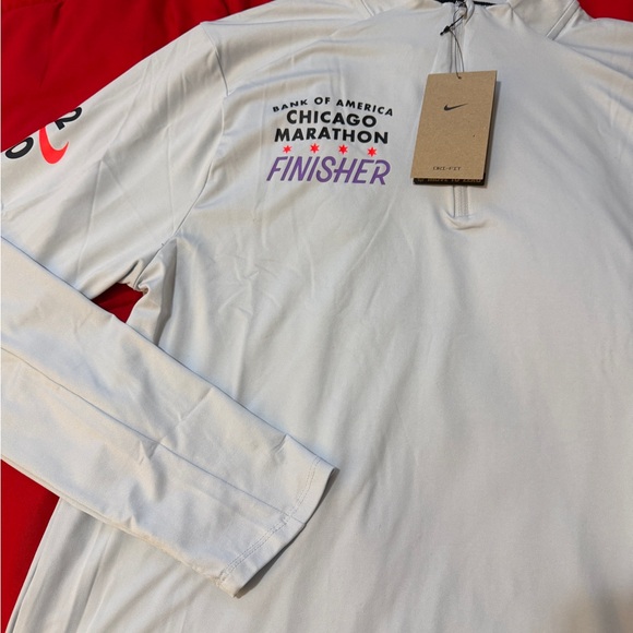 Nike Chicago Marathon Finisher Long Sleeve Shirt - Picture 2 of 8